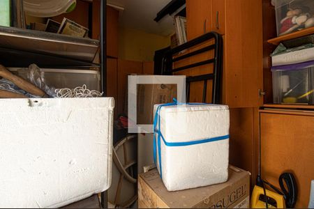 Casa à venda com 225m², 4 quartos e 6 vagas Casa à venda com 225m², 4 quartos e 6 vagasQuarto de serviço