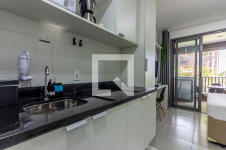 Cozinha de kitnet/studio para alugar com 1 quarto, 25m² em Sumarezinho, São Paulo