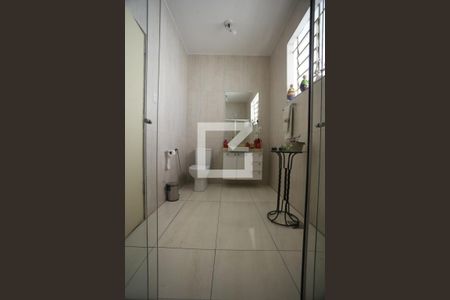 Casa à venda com 240m², 4 quartos e 1 vagaBanheiro