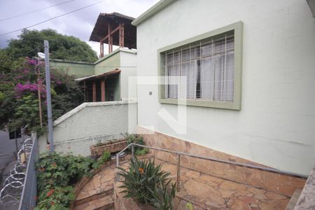 Casa à venda com 240m², 4 quartos e 1 vagaquintal