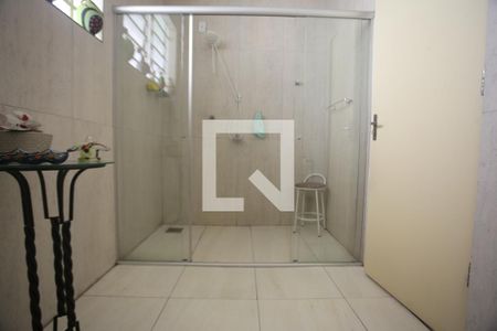 Casa à venda com 240m², 4 quartos e 1 vagaBanheiro