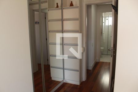 Apartamento à venda com 102m², 4 quartos e 2 vagasQuarto 2