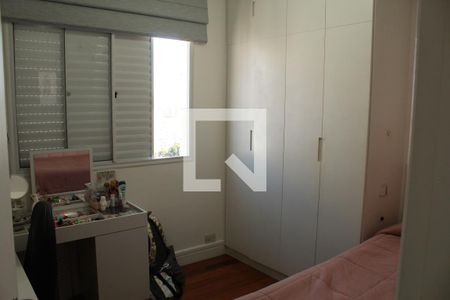 Apartamento à venda com 102m², 4 quartos e 2 vagasQuarto 3