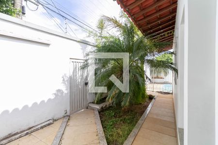 Casa à venda com 480m², 3 quartos e 6 vagasEntrada
