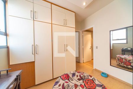 Apartamento à venda com 370m², 4 quartos e 8 vagas Apartamento à venda com 370m², 4 quartos e 8 vagasCloset 2 do Quarto 4