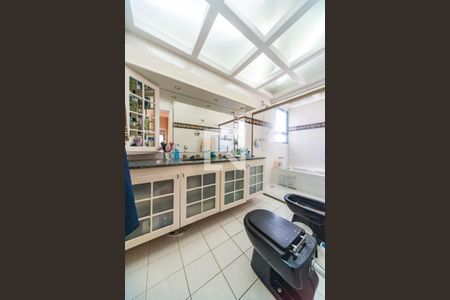 Apartamento à venda com 370m², 4 quartos e 8 vagas Apartamento à venda com 370m², 4 quartos e 8 vagasBanheiro do Quarto 4