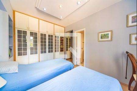 Apartamento à venda com 370m², 4 quartos e 8 vagas Apartamento à venda com 370m², 4 quartos e 8 vagasQuarto 2