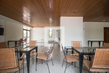 Apartamento à venda com 370m², 4 quartos e 8 vagas Apartamento à venda com 370m², 4 quartos e 8 vagasÁrea comum - Salão de festas