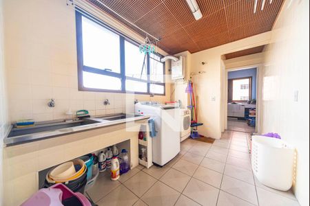 Apartamento à venda com 370m², 4 quartos e 8 vagas Apartamento à venda com 370m², 4 quartos e 8 vagasÁrea de Serviço