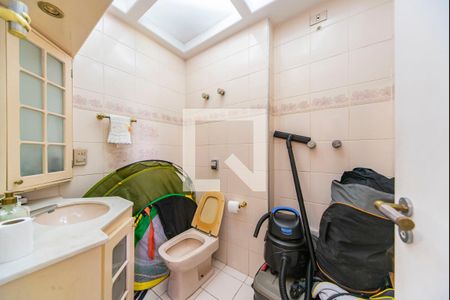 Apartamento à venda com 370m², 4 quartos e 8 vagas Apartamento à venda com 370m², 4 quartos e 8 vagasBanheiro do Escritório