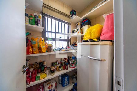 Apartamento à venda com 370m², 4 quartos e 8 vagas Apartamento à venda com 370m², 4 quartos e 8 vagasDespensa