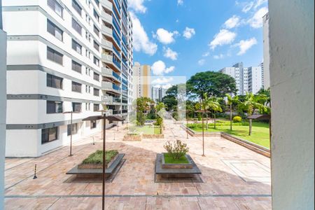 Apartamento à venda com 370m², 4 quartos e 8 vagas Apartamento à venda com 370m², 4 quartos e 8 vagasVista do Quarto 2
