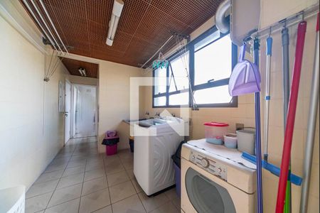 Apartamento à venda com 370m², 4 quartos e 8 vagas Apartamento à venda com 370m², 4 quartos e 8 vagasÁrea de Serviço