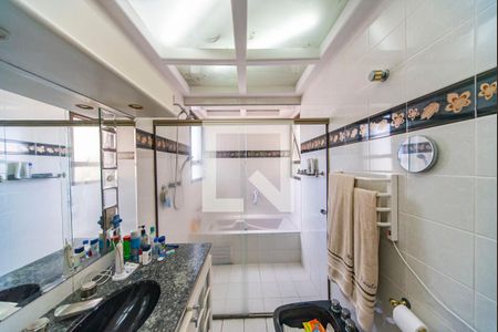 Apartamento à venda com 370m², 4 quartos e 8 vagas Apartamento à venda com 370m², 4 quartos e 8 vagasBanheiro do Quarto 4