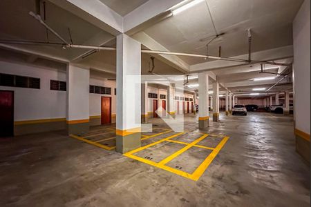 Apartamento à venda com 370m², 4 quartos e 8 vagas Apartamento à venda com 370m², 4 quartos e 8 vagasGaragem