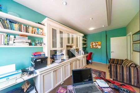 Apartamento à venda com 370m², 4 quartos e 8 vagas Apartamento à venda com 370m², 4 quartos e 8 vagasEscritório