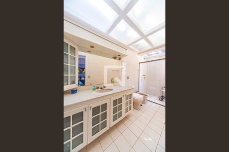 Apartamento à venda com 370m², 4 quartos e 8 vagas Apartamento à venda com 370m², 4 quartos e 8 vagasBanheiro do Quarto 2