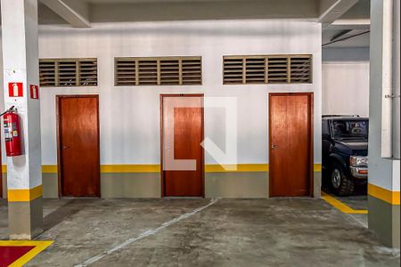 Apartamento à venda com 370m², 4 quartos e 8 vagas Apartamento à venda com 370m², 4 quartos e 8 vagasDepósito