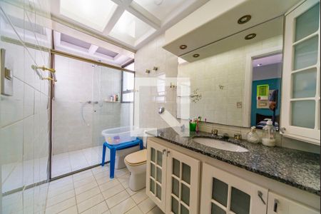 Apartamento à venda com 370m², 4 quartos e 8 vagas Apartamento à venda com 370m², 4 quartos e 8 vagasBanheiro do Quarto 1