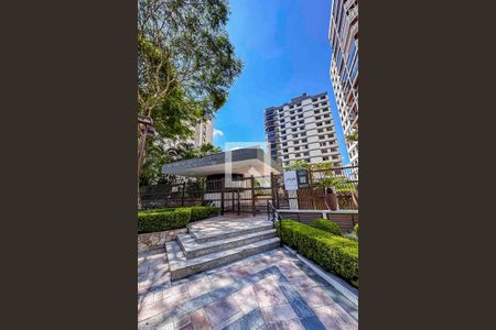 Apartamento à venda com 370m², 4 quartos e 8 vagas Apartamento à venda com 370m², 4 quartos e 8 vagasFachada e portaria