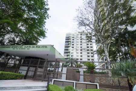 Apartamento à venda com 370m², 4 quartos e 8 vagas Apartamento à venda com 370m², 4 quartos e 8 vagasFachada e portaria