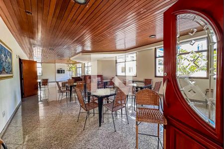 Apartamento à venda com 370m², 4 quartos e 8 vagas Apartamento à venda com 370m², 4 quartos e 8 vagasÁrea comum - Salão de festas