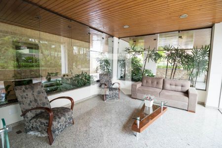 Apartamento à venda com 370m², 4 quartos e 8 vagas Apartamento à venda com 370m², 4 quartos e 8 vagasHall de entrada