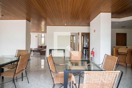 Apartamento à venda com 370m², 4 quartos e 8 vagas Apartamento à venda com 370m², 4 quartos e 8 vagasÁrea comum - Salão de festas