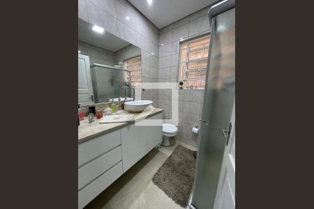 Casa à venda com 250m², 5 quartos e 3 vagas Casa à venda com 250m², 5 quartos e 3 vagasBanheiro 1