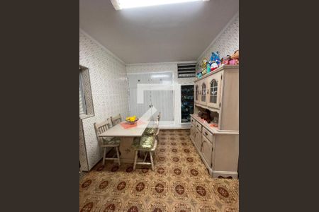 Casa à venda com 250m², 5 quartos e 3 vagas Casa à venda com 250m², 5 quartos e 3 vagasCozinha