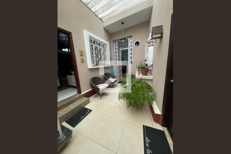 Casa à venda com 250m², 5 quartos e 3 vagas Casa à venda com 250m², 5 quartos e 3 vagasQuintal