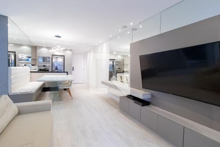 Sala de TV de apartamento para alugar com 2 quartos, 76m² em Centro, Curitiba