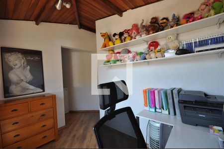 Casa de condomínio à venda com 117m², 2 quartos e 2 vagasEscritório