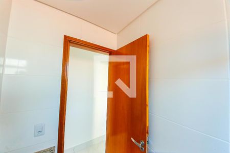 Apartamento à venda com 46m², 2 quartos e sem vaga Apartamento à venda com 46m², 2 quartos e sem vagaBanheiro