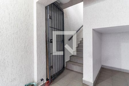 Casa à venda com 105m², 2 quartos e 2 vagas Casa à venda com 105m², 2 quartos e 2 vagasEntrada