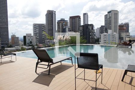 Studio à venda com 27m², 1 quarto e sem vagaPiscina