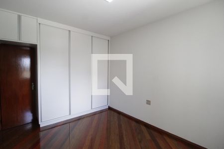 Quarto 1 de apartamento para alugar com 3 quartos, 117m² em Santa Mônica, Uberlândia