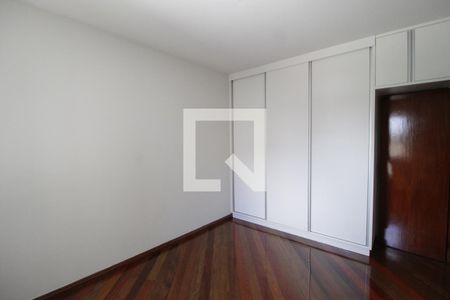 Quarto 1 de apartamento para alugar com 3 quartos, 117m² em Santa Mônica, Uberlândia