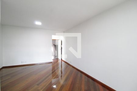 Sala de apartamento para alugar com 3 quartos, 117m² em Santa Mônica, Uberlândia