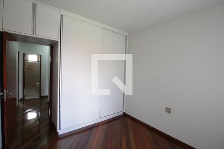 Quarto 2 de apartamento para alugar com 3 quartos, 117m² em Santa Mônica, Uberlândia