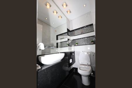 Apartamento à venda com 250m², 4 quartos e 3 vagasBanheiro de serviço