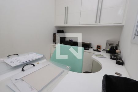 Apartamento à venda com 250m², 4 quartos e 3 vagasEscritório