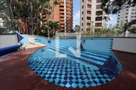 Apartamento à venda com 250m², 4 quartos e 3 vagasÁrea comum - Piscina