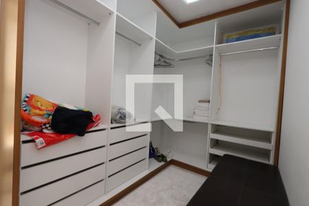 Apartamento à venda com 250m², 4 quartos e 3 vagasSuíte Master - closet