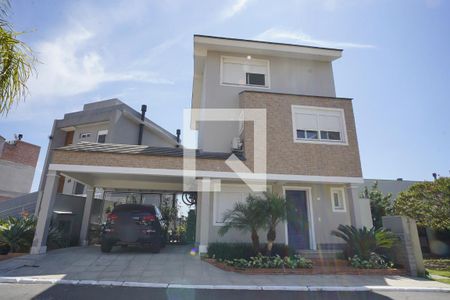 Casa à venda com 218m², 3 quartos e 2 vagasFachada