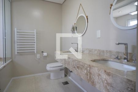 Casa à venda com 218m², 3 quartos e 2 vagasBanheiro suite