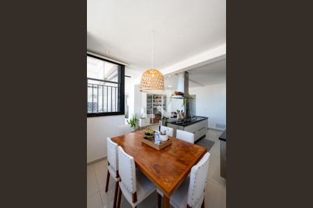 Apartamento à venda com 131m², 3 quartos e 3 vagas Apartamento à venda com 131m², 3 quartos e 3 vagasCozinha