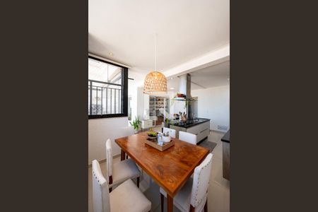 Apartamento à venda com 131m², 3 quartos e 3 vagas Apartamento à venda com 131m², 3 quartos e 3 vagasCozinha