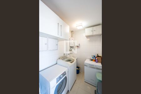 Apartamento à venda com 131m², 3 quartos e 3 vagas Apartamento à venda com 131m², 3 quartos e 3 vagasLavanderia