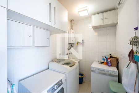 Apartamento à venda com 131m², 3 quartos e 3 vagas Apartamento à venda com 131m², 3 quartos e 3 vagasLavanderia